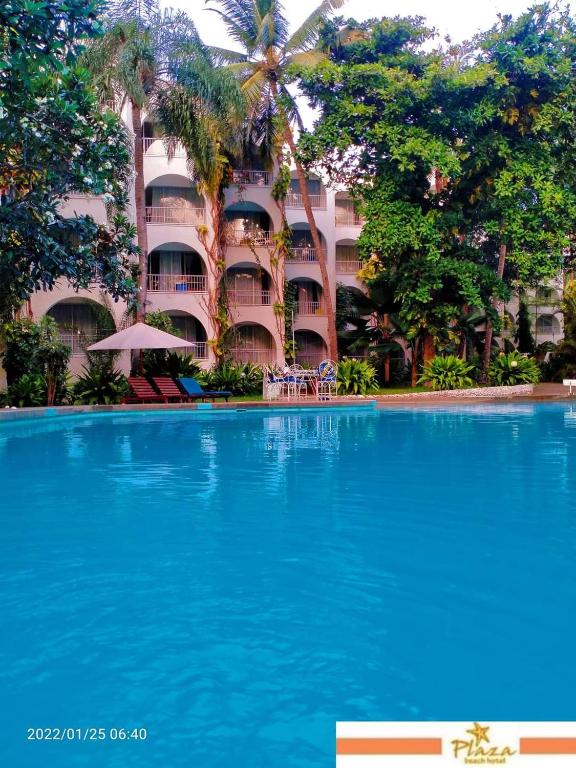 Plaza Beach Hotel image 3